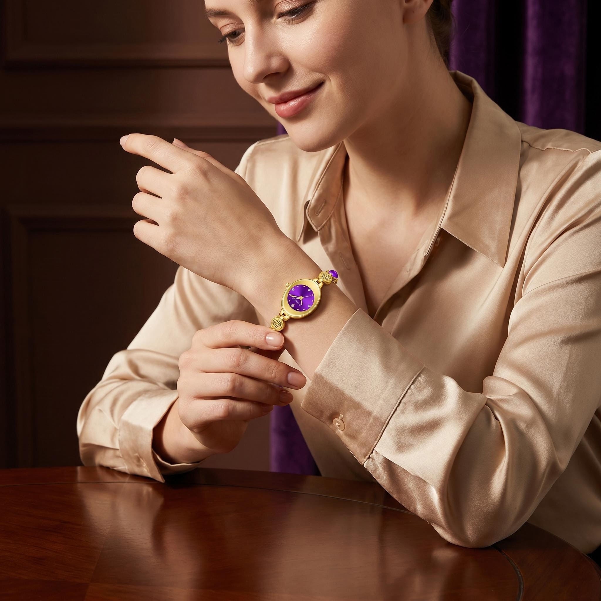 A lady's gold case quartz watc - مراجعة Luxury Watch Face وسعره