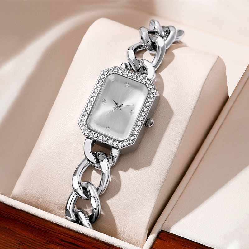 Mystery box contains 1randomco - مراجعة Luxury Watch Box وسعره