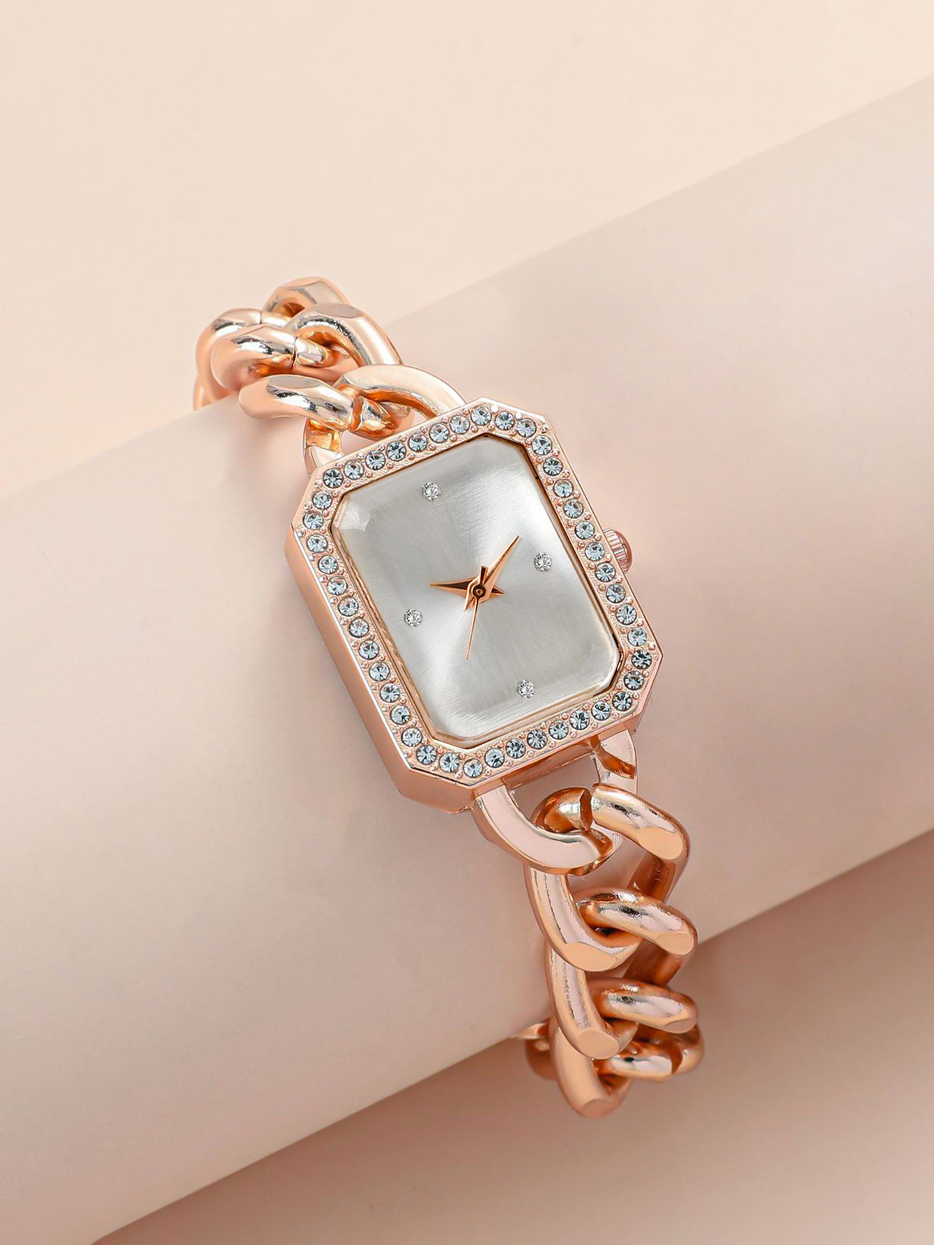 Mystery box contains 1randomco - مراجعة Luxury Watch Box وسعره