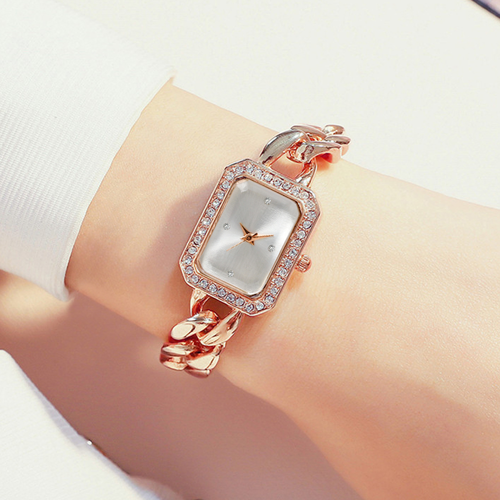 Mystery box contains 1randomco - مراجعة Luxury Watch Box وسعره