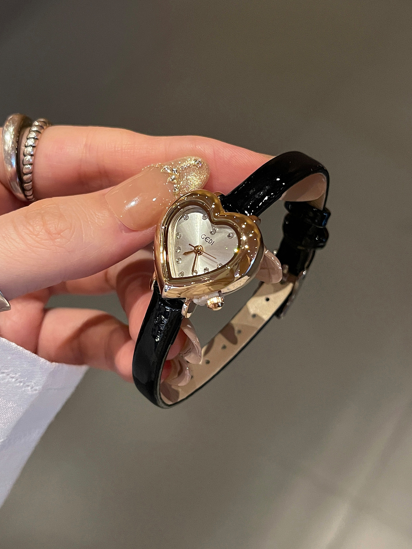 Light Luxury Compact Watch for - مراجعة Luxury Watch With Leather Strap وسعره