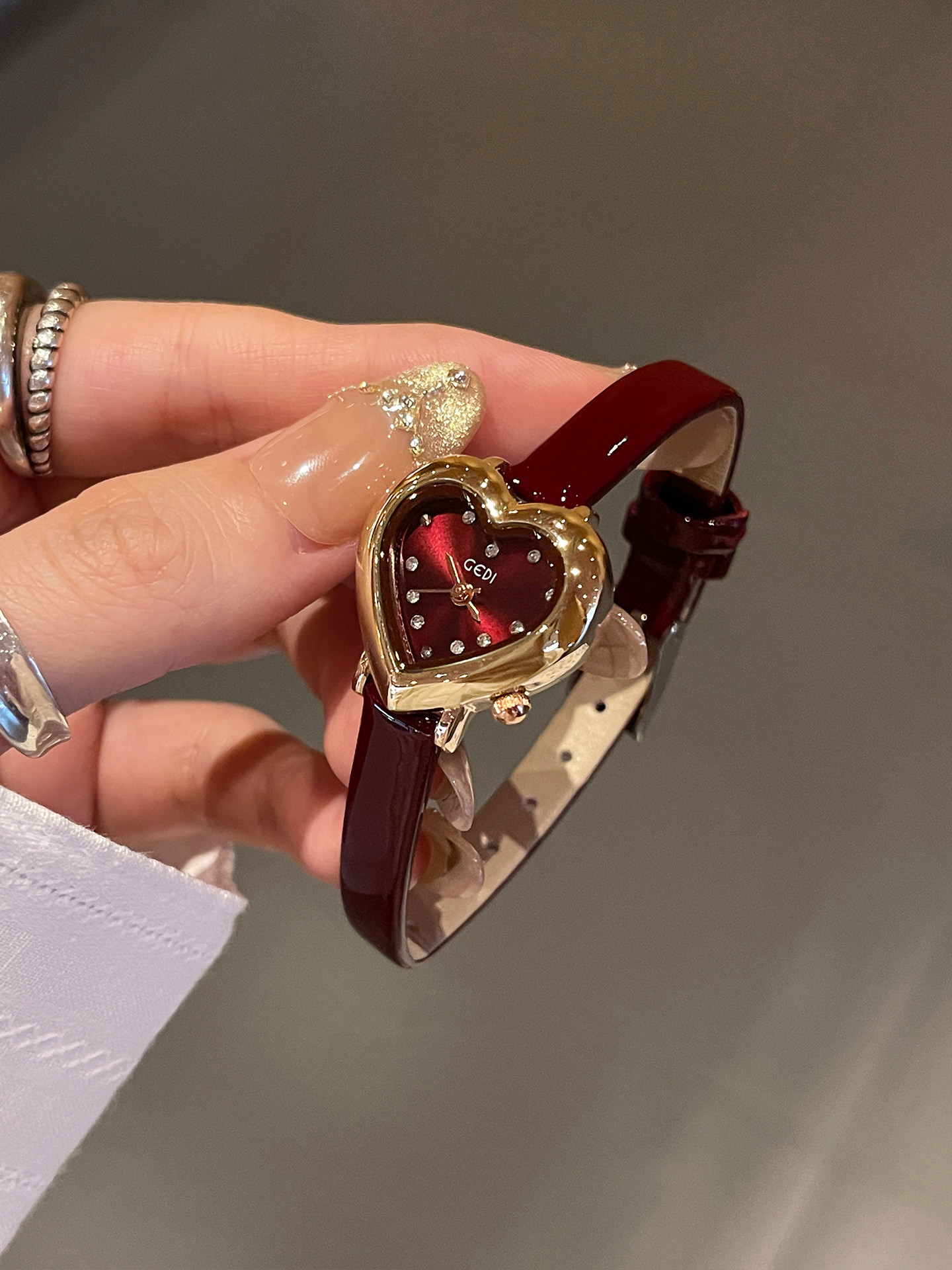 Light Luxury Compact Watch for - مراجعة Luxury Watch With Leather Strap وسعره