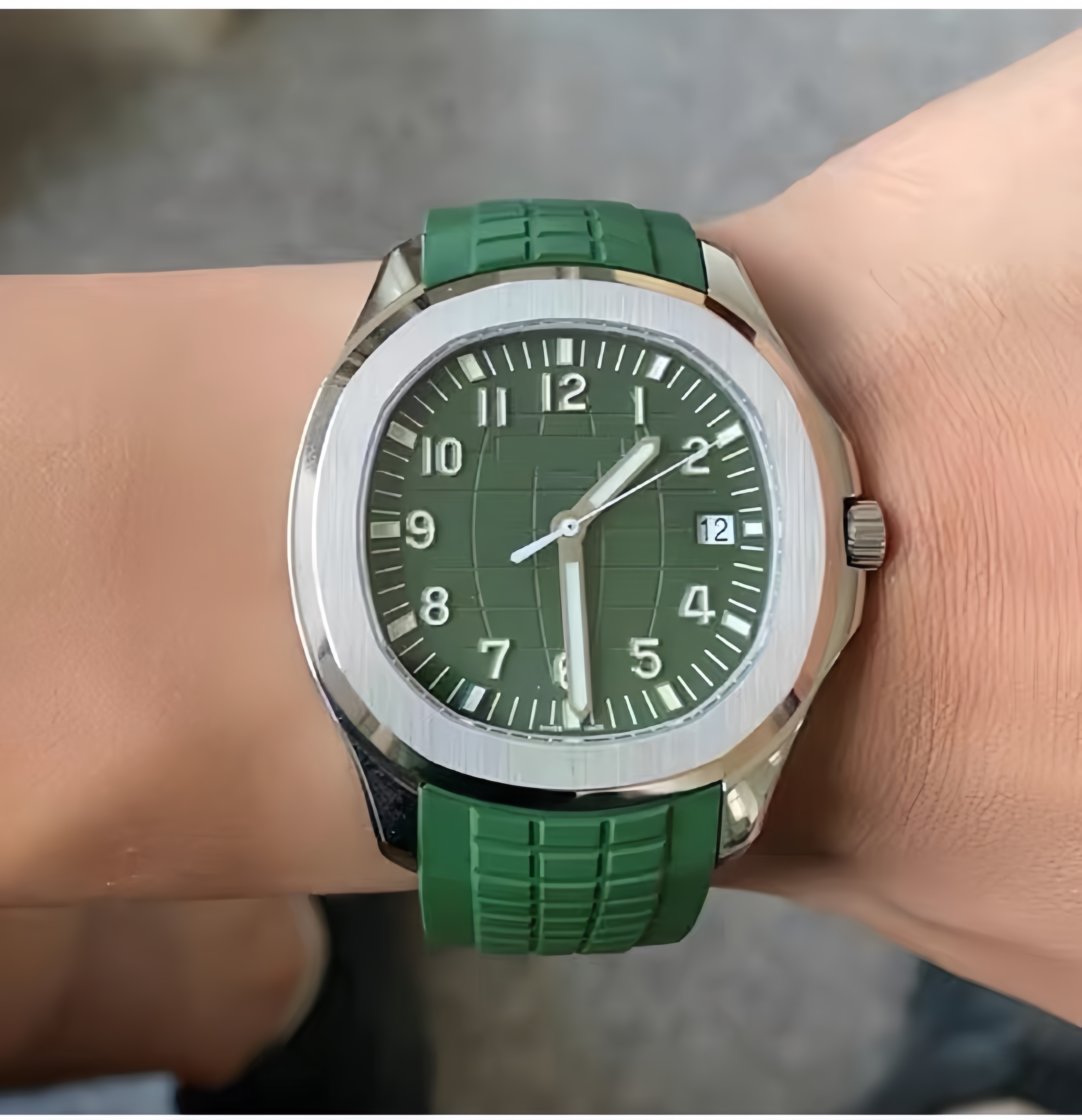 For Patek Philippe Nautilus AQ - مراجعة Luxury Watch Patek Philippe وسعره
