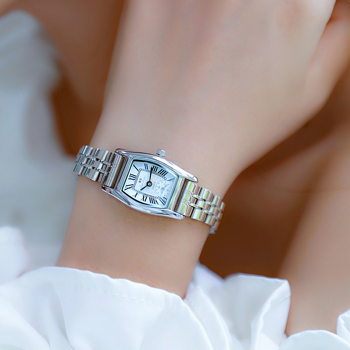 BS Women's Watch Versatile Ret - مراجعة Luxury Watch With Leather Strap وسعره