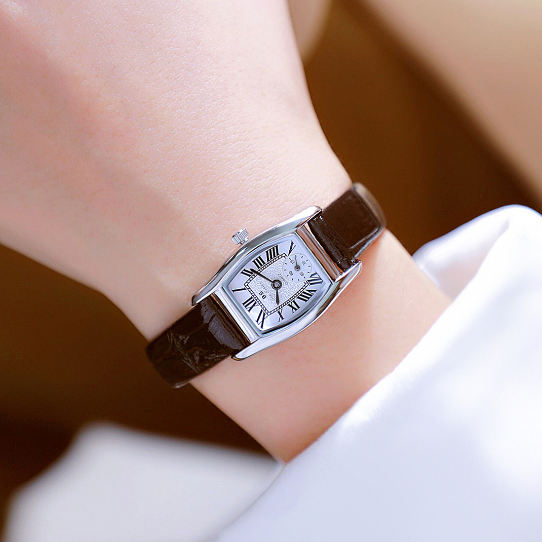 BS Women's Watch Versatile Ret - مراجعة Luxury Watch With Leather Strap وسعره