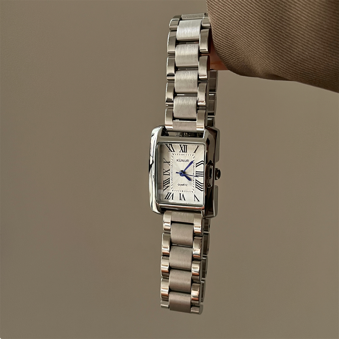 Hollow slender steel strap wat - مراجعة Luxury Watch Value وسعره