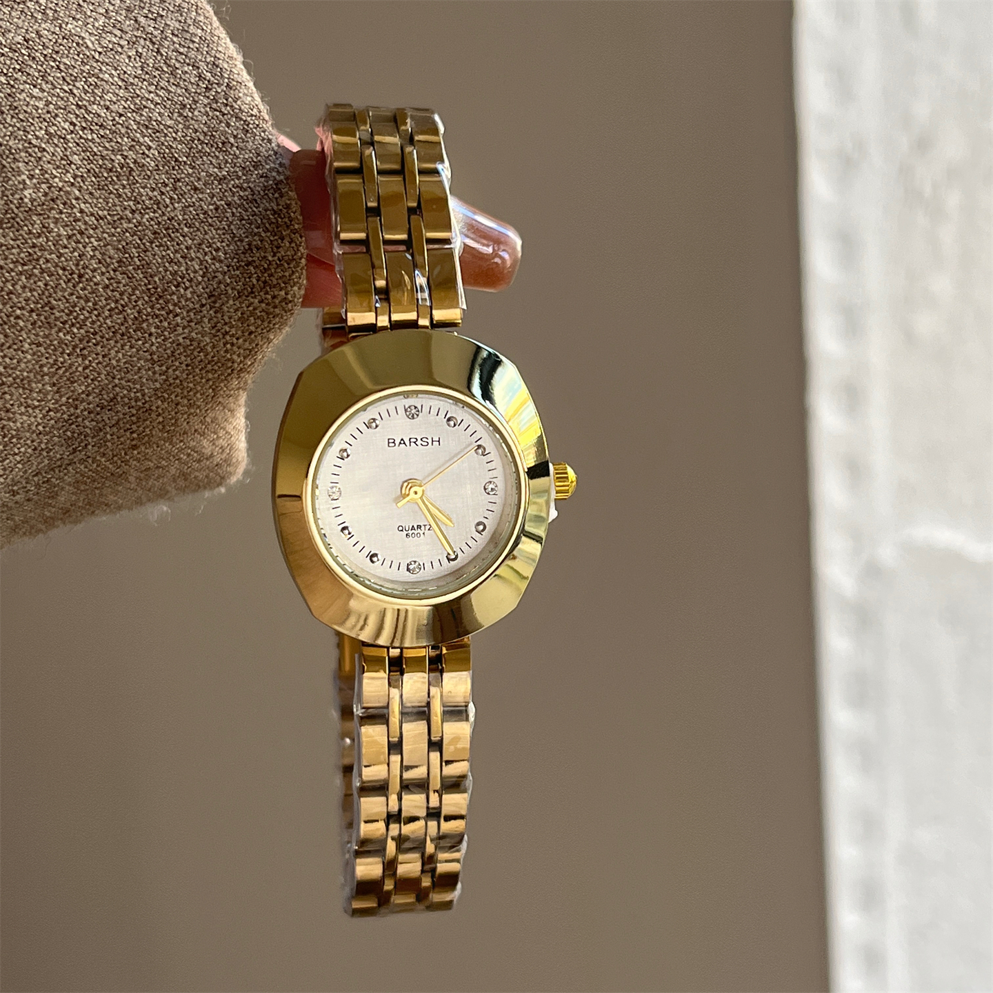 Fashionablelight luxury retro  - مراجعة Luxury Watch Value وسعره