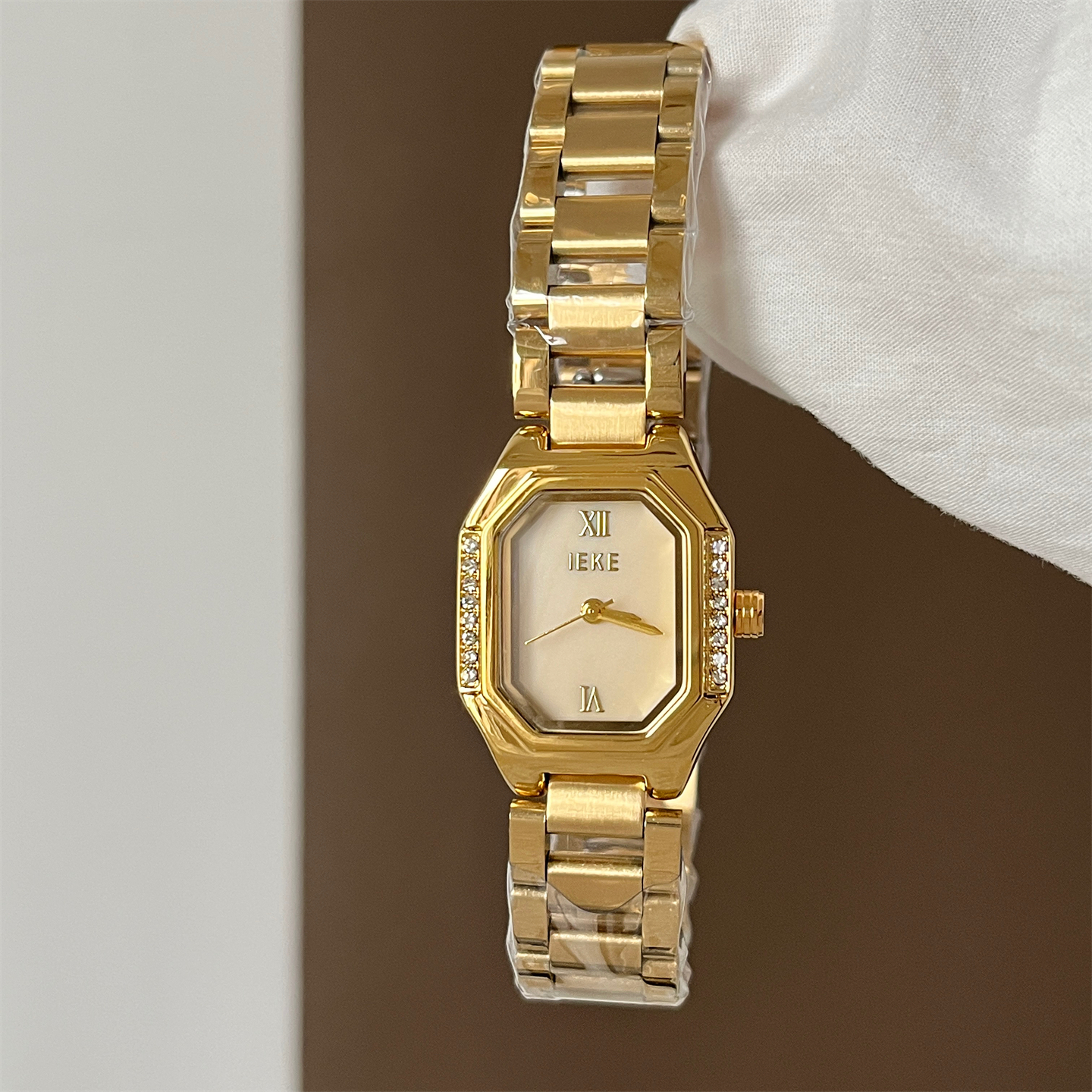 Luxury Polygonal Steel Band Wa - مراجعة Luxury Watch Value وسعره