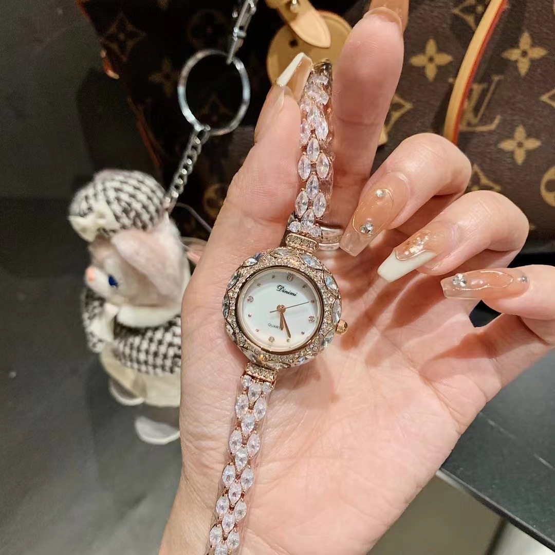 Exquisite and stylish Korean-s - مراجعة Luxury Watch Value وسعره