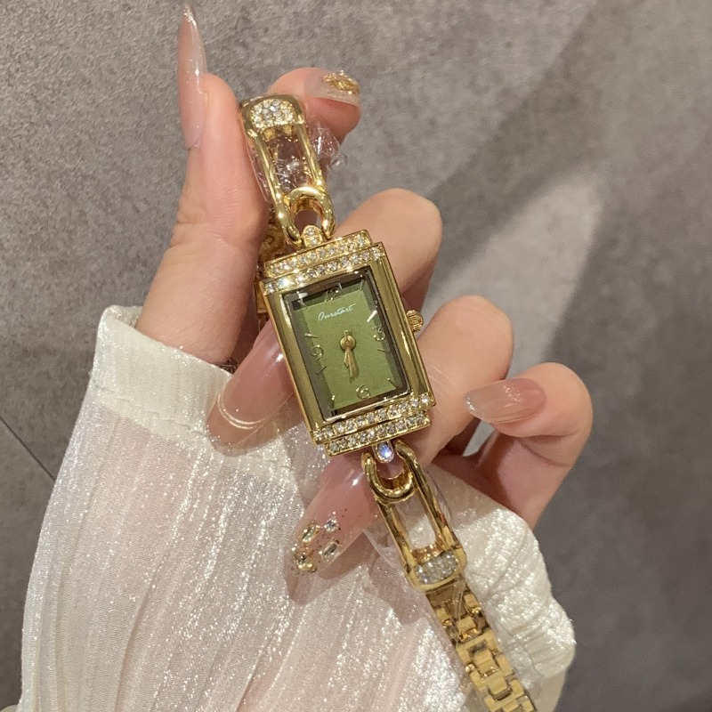 Small pin old money style hand - مراجعة Luxury Watch Value وسعره